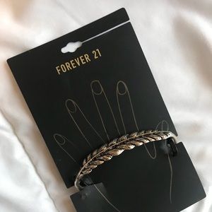 NEW forever 21 silver hand jewelry